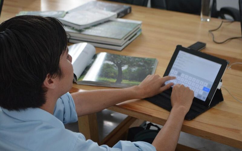 Kids and Screen Time_Sing and Speak 4 Kids